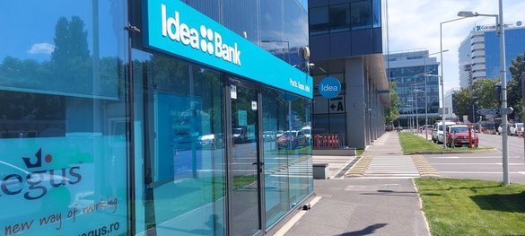 FOTO Idea Bank își părăsește propriile sedii. Noul proprietar Banca Transilvania o transformă într-o entitate online. „Sucursala de oriunde”. Mesajul către clienți