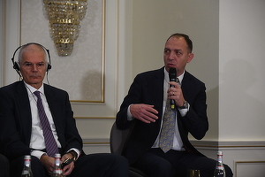 Profit Financial.forum - UniCredit: Clienții sunt afectați de neintrarea în Schengen de mult timp. Deja aceste costuri sunt bugetate și asumate de clienți, nu a apărut acum un cost suplimentar