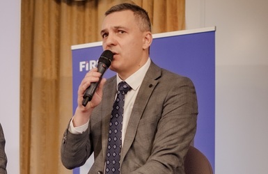 Conferința EU Funds Profit.ro & First Bank - Ionuț Encescu, First Bank: Clienții cred că trebuie să finanțeze cu banii lor discrepanțele de cash flow din proiectele cu fonduri europene. Putem finanța până la 100% prin credit
