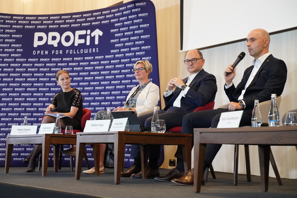 VIDEO Conferința EU FUNDS Profit.ro FirstBank și Visa - Focus Brașov. Puneți covor roșu afacerilor, nu bariere. Administrația lucrează cu e-mail pe Yahoo - Hotmail. 