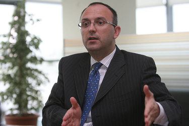 Răsvan Radu, care a condus UniCredit România aproape 18 ani, va fi consilierul de strategie al guvernatorului Isărescu
