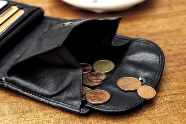 GRAFICE Creditele ipotecare noi se ieftinesc pentru prima oară în ultimul an și jumătate. Dobânda la depozite scade sub pragul de 6%
