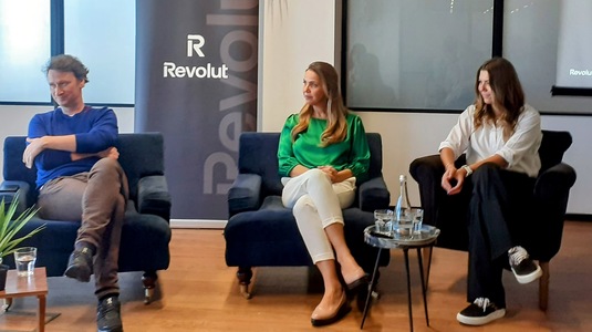 Directorul de dezvoltare al Revolut: „Vrem să fim văzuți ca o bancă românească”. Compania adaugă 100.000 de clienți români/lună. Ce se întâmplă cu popririle