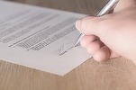 FOTO&DOCUMENT Salarii în bănci - Primul contract colectiv semnat la nivel de sector în domeniul bancar din România, cu aplicare generală: Salariu minim, dar și salarii compensatorii