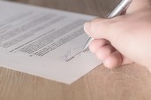 FOTO&DOCUMENT Salarii în bănci - Primul contract colectiv semnat la nivel de sector în domeniul bancar din România, cu aplicare generală: Salaiu minim, dar și salarii compensatorii