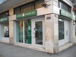 ULTIMA ORĂ Clienții First Bank preluați de Intesa SanPaolo reclamă probleme după fuziunea din week-end: nu pot intra pe internet banking și nu le merg cardurile. Banca spune că situația s-a rezolvat