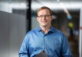 Zdenek Romanek, CEO Raiffeisen Bank: Menținem ritmul de angajare. Clienții merită mai mult acces la expertiză umană, nu doar aplicații mai bune