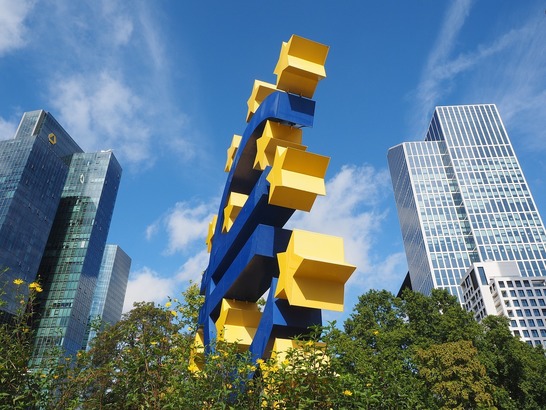 Gardienii euro se pregătesc să majoreze dobânzile
