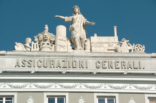 Italia permite companiei holding Delfin să dețină o participație de peste 10% la Generali