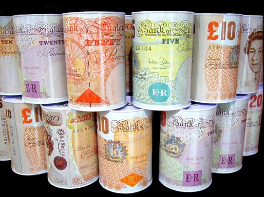 Lira sterlină și euro s-au prăbușit în raport cu dolarul SUA în noaptea votului pentru Brexit