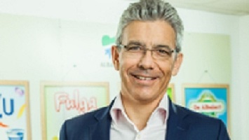 Stephane Batoux pleacă de la conducerea Albalact, după preluarea companiei de către Lactalis