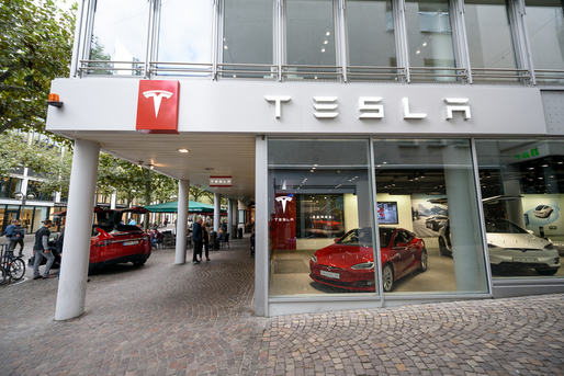 Acțiunile Tesla au atins un nou record, conferind companiei cea mai mare capitalizare în rândul producătorilor americani, înaintea GM