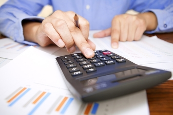 Pe ce cash pot conta investitorii din fondurile închise de la BVB anul viitor. Profiturile cumulate ale celor 6 emitenți din structura indicelui BET-FI la 11 luni se ridică la 1,68 miliarde lei