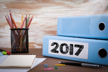 RETROSPECTIVĂ Anul bursier 2017. Dividende suplimentare, 4 listări, vânzări ale unui miliardar american, un roller-coaster cu vârf în vară, fantoma desființării fondurilor de pensii și un polonez pierdut pe drum