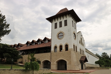 Producătorul de vinuri din Republica Moldova Purcari Wineries, recent listat la București, și-a majorat cu aproximativ o cincime veniturile și profitabilitatea la T1