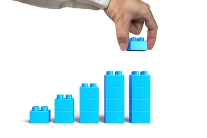 Investitorii de pe bursa românească revin la cumpărare, încurajați de sesiunea pozitivă pe plan extern. Indicii principali au câștigat 2 procente și jumătate, tractați de acțiunile tradițional preferate de nerezidenți