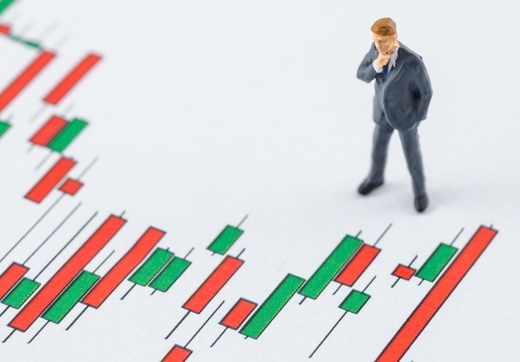 Bursa revine „pe roșu”. Indicele principal s-a oprit pe un prag de suport. Tranzacție cu 0,5% din acțiunile BRD