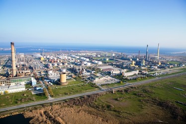 Rompetrol a trecut pe pierderi. Profitul benzinăriilor n-a compensat minusurile rafinăriilor și petrochimiei