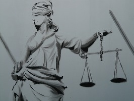 În contextul în care ASF nu a mai mutat, SIF Banat Crișana își caută în justiție dreptul a declanșa AGA la SIF Oltenia. Adunarea cu mandatul președintelui Ciurezu depinde de verdictul instanței