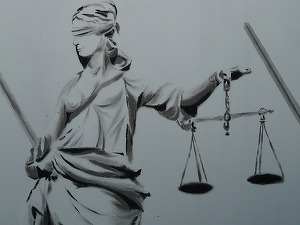 În contextul în care ASF nu a mai mutat, SIF Banat Crișana își caută în justiție dreptul a declanșa AGA la SIF Oltenia. Adunarea cu mandatul președintelui Ciurezu depinde de verdictul instanței