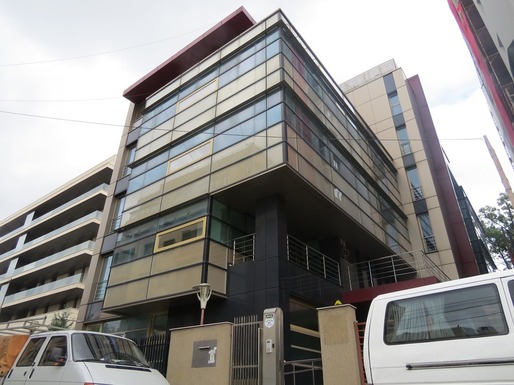 FOTO Urcă sau coboară doar un etaj. Administratorul SIF Muntenia își mută sediul în clădirea sucursalei din București a SIF Banat-Crișana