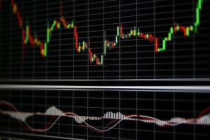 Bursa deschide pe o ușoară tendință de revenire, după ședințele catastrofale care au doborât indicele BET cu 30%