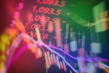 Un val de vânzări pe bursele mari readuce lichiditatea la BVB