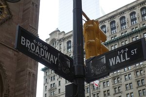 Noutatea bursieră a începutului de deceniu: trading-ul de gloată. GameStop și de la capăt!