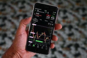 Indicii Dow Jones și S&P 500 au închis la niveluri record, după date sub așteptări privind angajările care au redus temerile legate de creșterea dobânzilor