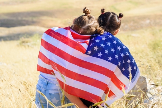 În minivacanță de Ziua Copilului și fără americani, investitorii au fost puțin prezenți pe bursă. Nu au reacționat nici la perspectiva unor dividende mai mari