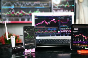 Indicele american S&P 500 a înregistrat cea mai mare creștere după luna martie, susținută de rezultatele companiilor