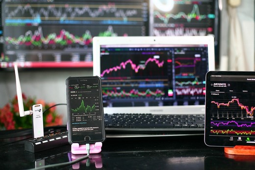 Indicele american S&P 500 a înregistrat cea mai mare creștere după luna martie, susținută de rezultatele companiilor