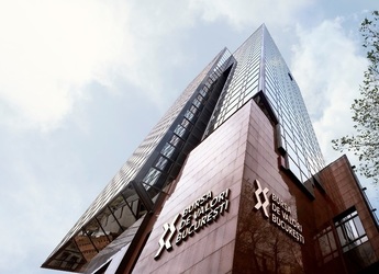 Zi foarte bună la bursă. Indicele BET câștigă 2,5%, BCR vine cu obligațiuni de peste 350 milioane lei, iar Fondul Proprietatea anunță un program de răscumpărări