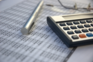 Comelf își înjumătățește profitul net trimestrial. Compania reclamă scumpirea metalelor în contextul conflictului din Ucraina