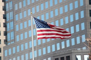 Acțiunile americane au închis din nou în scădere. S&P 500, la un pas de teritoriul "bear"