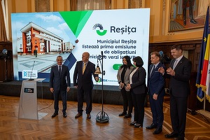 Obligațiunile Municipiului Reșița intră pe bursă la un preț peste valoarea nominală. Finanțare pentru proiectul care asigură independența energetică a sistemului public din oraș