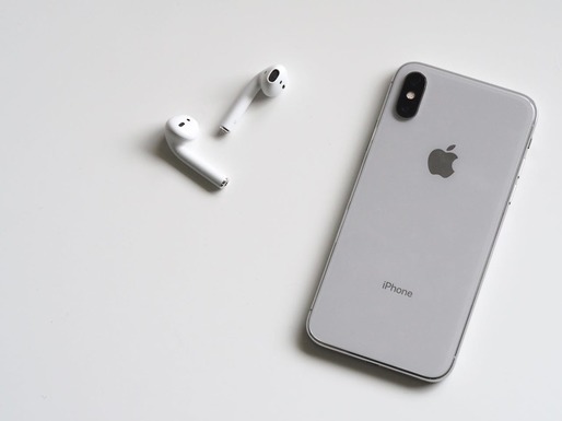 Acțiunile Apple au ajuns la un nivel record după ce compania a dezvăluit funcții de AI pentru iphone-uri