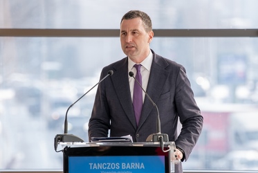 Fidelis - Titlurile de stat vândute de Ministerul Finanțelor către populație în oferta de început de an intră pe bursă pe o tendință de creștere. Ministrul Tranczos Barna: Preferăm să plătim dobânzile către investitorii din țară