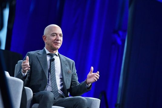 Jeff Bezos va vinde acțiuni Amazon în valoare de până la 4,8 miliarde de dolari