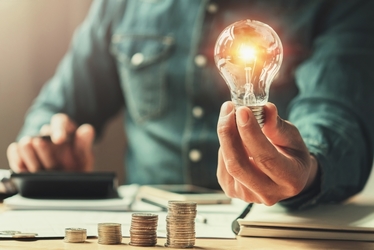 Jumătate din finanțarea atrasă prin emisiune de obligațiuni „verzi” de 500 milioane euro este folosită de Electrica pentru parcul eolian de la Crucea