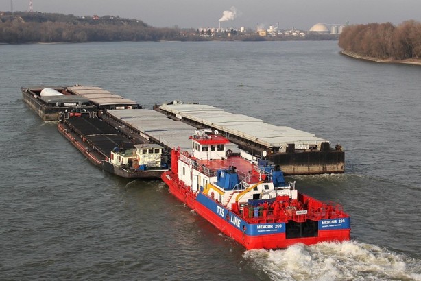 Cea mai importantă companie de transport de la Dunărea inferioară, Transport Trade Services, trece pe profit la jumătatea anului. Calculul companiei pentru ce urmează