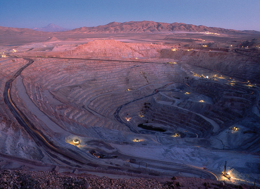 Prăbușirea prețurilor materiilor prime a cauzat celei mai mari companii miniere din lume o pierdere record de 6,4 miliarde dolari 