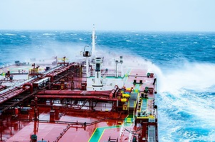 Prețurile petrolului își revin de la minimul ultimei luni, în urma unui acord al OPEC privind strategia pe termen lung