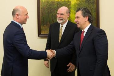 Cui i-a concesionat Republica Moldova resursele de țiței și gaze cu puțin timp înainte de alegeri