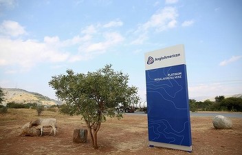 Grupul minier Anglo American, puternic afectat de criza prețurilor materiilor prime, a revenit pe profit în 2016