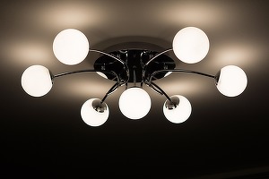 Consumul de electricitate al României a scăzut în primul semestru cu 1,5%