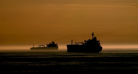 Apocalipsa după Uraganul Harvey. 200 de petroliere blocate în portul Houston, o treime din rafinăriile americane, afectate și o explozie