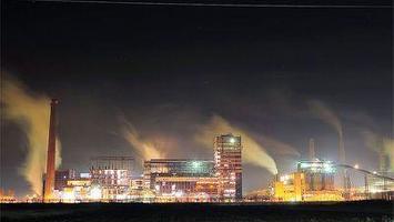 Ștefan Vuza continuă "colecta" pentru cumpărarea Oltchim: vinde 300 de vagoane ale Chimcomplex și 2 hale de producție ale Caromet pentru a face rost de bani