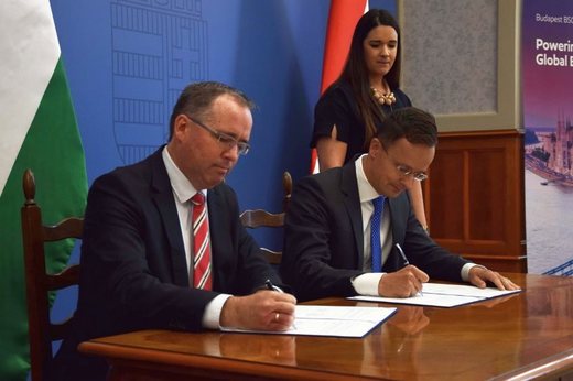 Oficial: Gazele românești din Marea Neagră ar putea asigura jumătate din consumul Ungariei. Două companii maghiare au rezervat BRUA până în 2037. ExxonMobil a încheiat un parteneriat strategic cu Budapesta