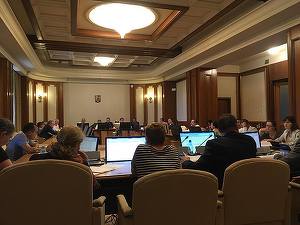 Proiectul de care depinde extracția gazelor din Marea Neagră, amânat din nou. Deputații și concesionarii s-au împotmolit la obligativitatea contractării în proporție de 25% a companiilor cu capital autohton. Idee pentru un “gentleman’s agreement”